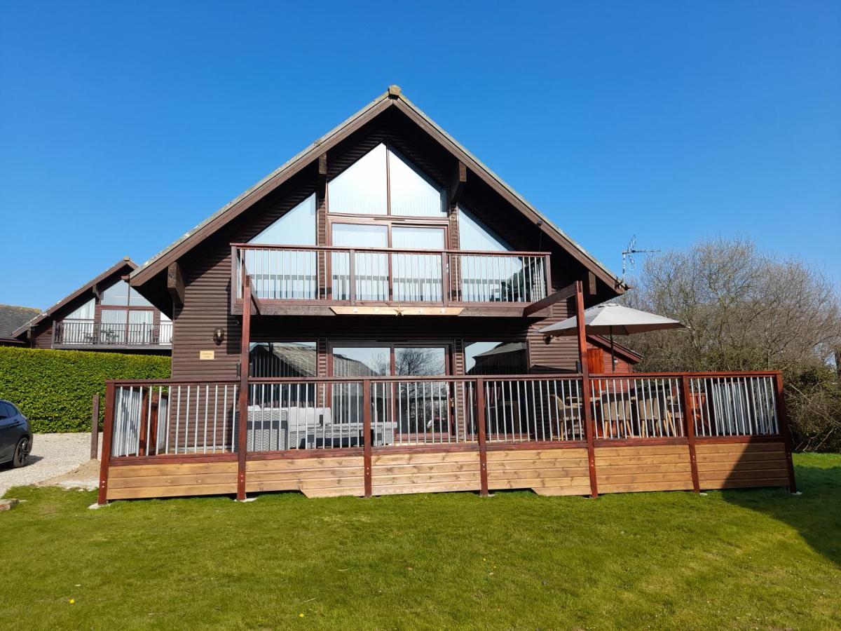 3 Bed Lodge With Ev Point Truro Extérieur photo